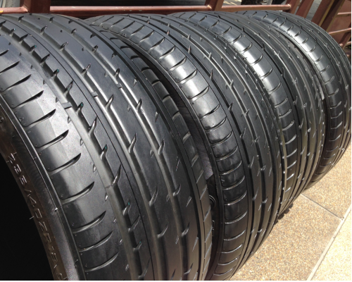 ยาง Haida 235 40 18 หลัง 265 35 18 สิ้นปี15 ดอกเต็ม ไม่มีปะ เนื้อนิ่มๆ ใช้งานน้อย ราคาไม่แพง