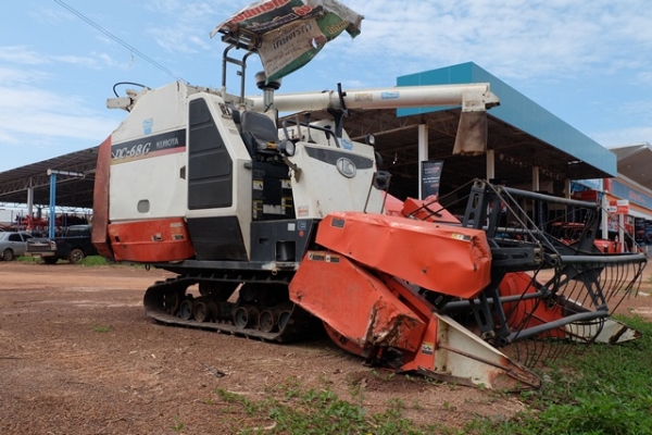 ขายรถเกี่ยวข้าว คูโบต้า DC 68 G สนใจโทร 089-0111624 ขายรถเกี่ยวข้าว คูโบต้า DC 68 G สนใจโทร 089-0111624