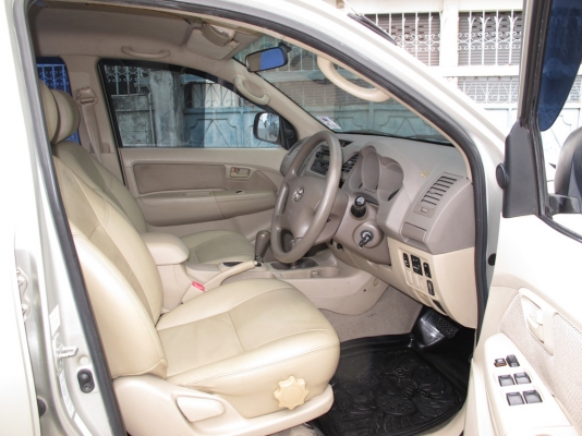 TOYOTA VIGO DOUBLE CAB 2.7 G ตัว TOP ติด LPG