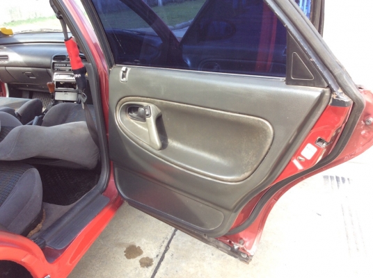 ขายรถมาสด้า โครโนส 5ประตู ปี95 เครื่องหัวฉีด 2.0 เกียร์ธรรมดา เพาเวอร์ กระจกไฟฟ้าทั้งคัน เซ็นทรัลล๊อค ภายในเดิมๆเบาะผ้าเดิมสะอาด แอร์วิทยุCD ตัวถังเดิมไม่มีชนทำสีมาเรียบร้อย แม็กBBS ขอบ17" รถขับกลับได้เลยครับ เอกสารพร้อมขายถูกครับ