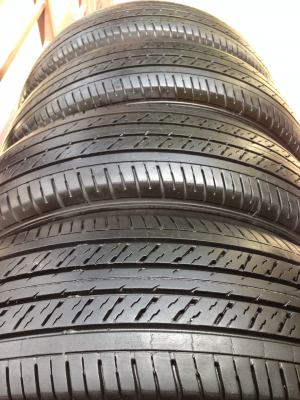 ยาง Dunlop 215 65 16 ปี14 ดอกเยอะ พร้อมใช้งาน ราคาไม่แพง