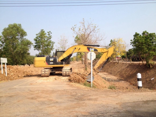ให้เช่ารถแบคโฮ CAT320D2 รายวันรายเดือนพร้อมรถเทลเลอร์ครับ ให้เช่ารถแบคโฮ CAT320D2 รายวันรายเดือนพร้อมรถเทลเลอร์ครับ
