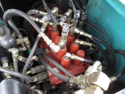 ขาย KOBELCO SK135SR  มาใหม่ สภาพสวย เครื่องปั๊มดี  ระบบคล่อง    พร้อมใช้  สนใจโทร 089-7462641 สุวรรณีจ้า