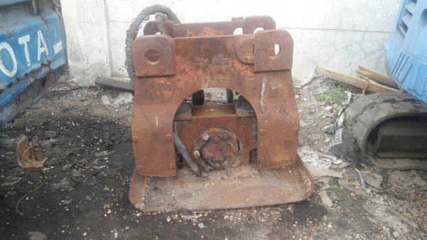 ขาย เครื่องตบดิน บดดิน อัดดิน สำหรับติดรถขุด แบคโฮ PC 60 100 120 200 320 มือสองเก่าญี่ปุ่นแท้