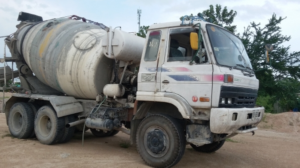 ขายรถโม่ปูน NISSAN EURO1 สนใจติดต่อ 081-1913257