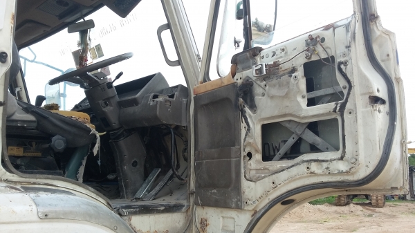 ขายรถโม่ปูน NISSAN EURO1 สนใจติดต่อ 081-1913257