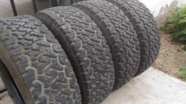 ขายยาง maxxis 265.75.75.16 ปี15 สวยๆครับ