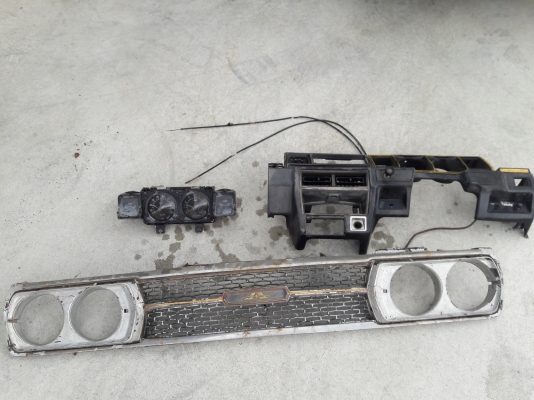 อะไหล่ Nissan Stanza สแตนซ่า มีหน้าปัท เรือนไมล์ หน้ากาก