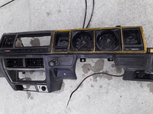 อะไหล่ Nissan Stanza สแตนซ่า มีหน้าปัท เรือนไมล์ หน้ากาก