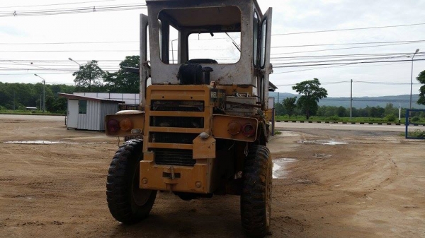 ขายรถ !!! ตักโคมัสสุ 501 ด่วนรถใช้งานอยู่ ราคา 370000 เบอร์โทร 093-2155577