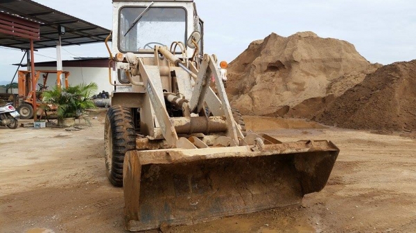 ขายรถ !!! ตักโคมัสสุ 501 ด่วนรถใช้งานอยู่ ราคา 370000 เบอร์โทร 093-2155577