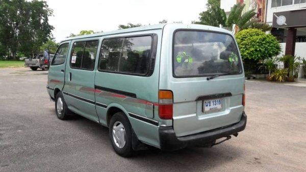 TOYOTA HIACE 2.5 2L ดีเซล พร้อมใช้งาน