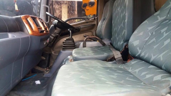 ขายรถบรรทุกหกล้อดัมพ์ Hino FG เครื่อง 212 แรง ปี 49 กระบะดัมพ์ช่วงยาว 4 เมตร ทะเบียนพร้อม