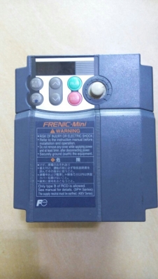 inverter ไฟเข้า380v 3แรงครับ