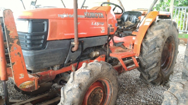 ขายรถไถ KUBOTA L4508 พร้อมดันหน้าตราช้าง ทะเบียนพร้อมโอน ราคา 180,000 DC Tractor Rayong 0818618678,0899347475 id line=0818618678 id line=0899347475 มีรถขนส่งบริการทั่วไทย https://www.facebook.com/DC-Tractor-Rayong-307154532717928/shop?ref=page_internal&am