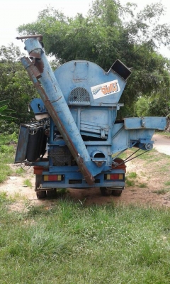 ขายรถนวดข้าว ไทยเส็ง8ฟุต จัมโบ้ เครื่อง168แรง EH700 แคชซีหน้า6 ยางดีเพลาลอย สภาพพร้อมใช้งาน ราคา136,000 สนใจโทร 090-8588220คุณนะ 093-3258446คุณบิว หรือเข้าดูสินค้าอื่นๆได้ที่ www.narong2truck.com หรือ www.truck.in.th/498 หรือเพจFacebook ณรงค์ ซื้อขายรถมือ