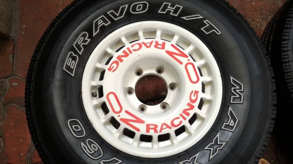 ล้อ OZ racing พร้อมยาง 31 ขอบ 15 ล้อ OZ racing พร้อมยาง 31 ขอบ 15