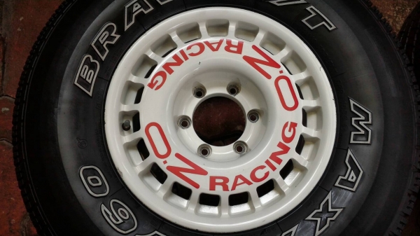 ล้อ OZ racing พร้อมยาง 31 ขอบ 15 ล้อ OZ racing พร้อมยาง 31 ขอบ 15