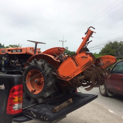 รถไถนาเก่าญี่ปุ่น B6000E