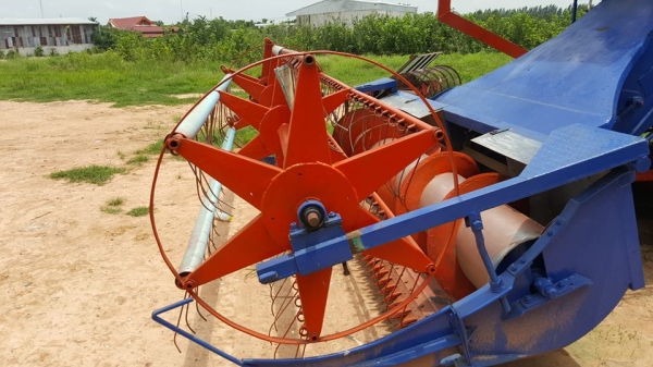 ขายรถเกี่ยวข้าว ส.ทวี ตัวเดินก้อน12HT เครื่องHINO HO7Cเทอร์อุ้มปรับละดับ สภาพพร้อมลงงาน ปั๊มแห้ง ขายรถเกี่ยวข้าว ส.ทวี ตัวเดินก้อน12HT เครื่องHINO HO7Cเทอร์อุ้มปรับละดับ สภาพพร้อมลงงาน ปั๊มแห้ง