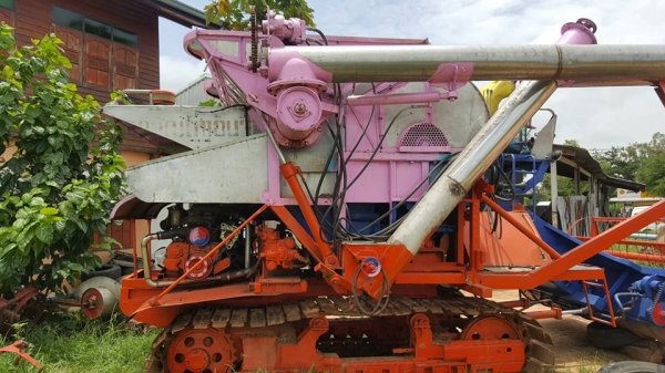 ขายรถเกี่ยวข้าว ส.ทวี ตัวเดินก้อน12HT เครื่องHINO HO7Cเทอร์อุ้มปรับละดับ สภาพพร้อมลงงาน ปั๊มแห้ง ขายรถเกี่ยวข้าว ส.ทวี ตัวเดินก้อน12HT เครื่องHINO HO7Cเทอร์อุ้มปรับละดับ สภาพพร้อมลงงาน ปั๊มแห้ง