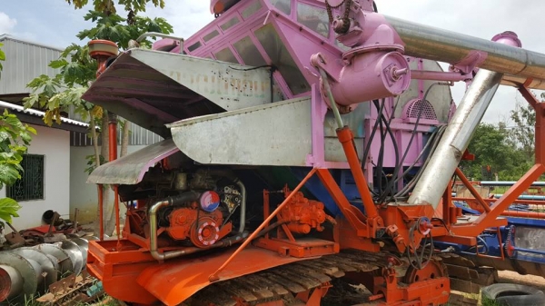 ขายรถเกี่ยวข้าว ส.ทวี ตัวเดินก้อน12HT เครื่องHINO HO7Cเทอร์อุ้มปรับละดับ สภาพพร้อมลงงาน ปั๊มแห้ง ขายรถเกี่ยวข้าว ส.ทวี ตัวเดินก้อน12HT เครื่องHINO HO7Cเทอร์อุ้มปรับละดับ สภาพพร้อมลงงาน ปั๊มแห้ง