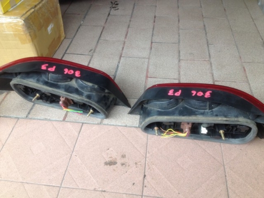 ไฟท้าย PEUGEOT 306 P3 เก่าญี่ปุ่นสภาพสวยคู่ละ ไฟท้าย PEUGEOT 306 P3 เก่าญี่ปุ่นสภาพสวยคู่ละ