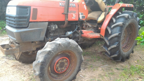 ขายรถไถ KUBOTA L4508 ทะเบียนพร้อมโอน ราคา 155,000 DC Tractor Rayong 0818618678,0899347475 id line=0818618678 id line=0899347475 มีรถขนส่งบริการทั่วไทย https://www.facebook.com/DC-Tractor-Rayong-307154532717928/shop?ref=page_internal&amp;rid=30715453271792