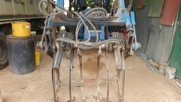 แยกขายเฉพาะคีบอ้อยขาคู่ ของกลกิจ สภาพใช้งานได้ปกติ ปั้มและอุปกรณ์มีให้ครบ