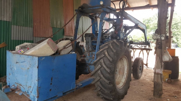 แยกขายเฉพาะคีบอ้อยขาคู่ ของกลกิจ สภาพใช้งานได้ปกติ ปั้มและอุปกรณ์มีให้ครบ