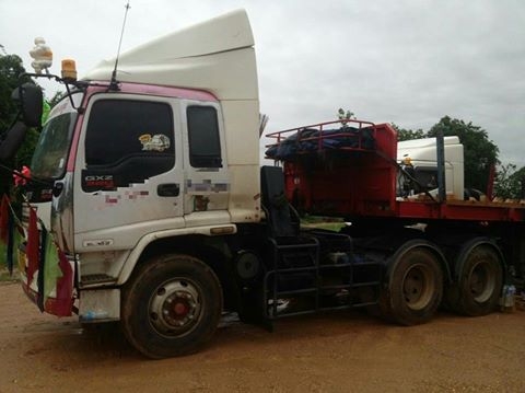 ขาย10ล้อหัวลาก ISUZU DECA 320ปี49 เครื่องเดิม ช่วงล่างดี เอกสารเล่มทะเบียนครบ วิ่งงานทุกวัน แชชซีสวย