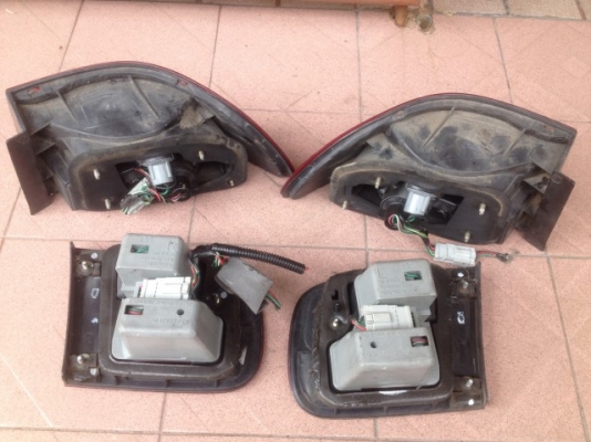 ไฟท้าย HONDA CIVIC 4 DOOR ครบชุดเก่าญี่ปุ่นเเท้สภาพสวยหลอดครบ