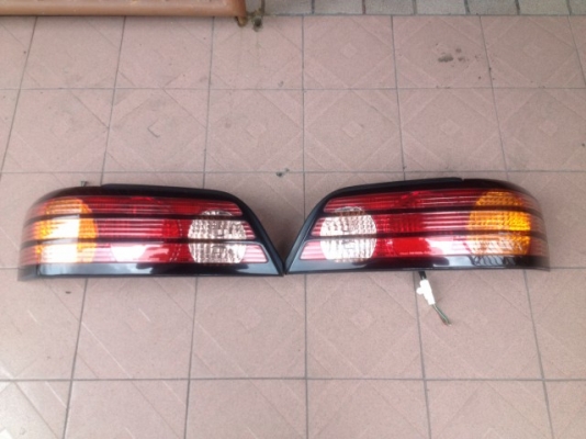 ไฟท้าย TOYOTA LEVIN เก่าญี่ปุ่นเเท้สภาพสวยหลอดครบคู่ละ