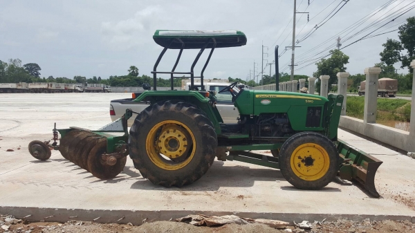 ขาย รถไถ JOHN DEERE 5310 เพลาเดียว ปี 57 สภาพพร้อมใช้งาน เอกสารเล่มทะเบียนครบ อุปกรณ์มีผาน 6 และใบดันหน้า