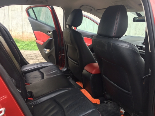 2015 MAZDA 3 2.0S รถสวยจัด ชุดแต่งเต็ม ท๊อปสุดในรุ่น