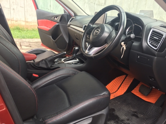 2015 MAZDA 3 2.0S รถสวยจัด ชุดแต่งเต็ม ท๊อปสุดในรุ่น