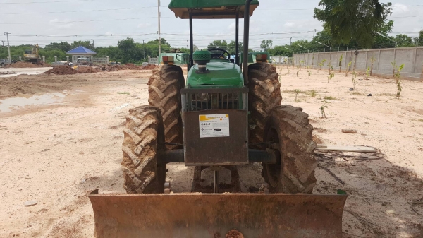 ขาย รถไถ JOHN DEERE 5310 MFWD 2 เพลา คานหน้า CARRARO สภาพสวยพร้อมใช้งาน อุปกรณ์มีใบดันหน้า และผาน 3