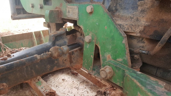 ขาย รถไถ JOHN DEERE 5310 MFWD 2 เพลา คานหน้า CARRARO สภาพสวยพร้อมใช้งาน อุปกรณ์มีใบดันหน้า และผาน 3