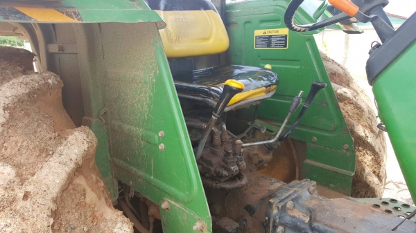 ขาย รถไถ JOHN DEERE 5310 MFWD 2 เพลา คานหน้า CARRARO สภาพสวยพร้อมใช้งาน อุปกรณ์มีใบดันหน้า และผาน 3