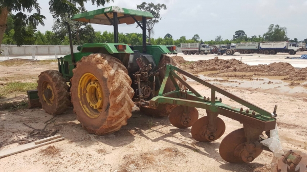 ขาย รถไถ JOHN DEERE 5310 MFWD 2 เพลา คานหน้า CARRARO สภาพสวยพร้อมใช้งาน อุปกรณ์มีใบดันหน้า และผาน 3