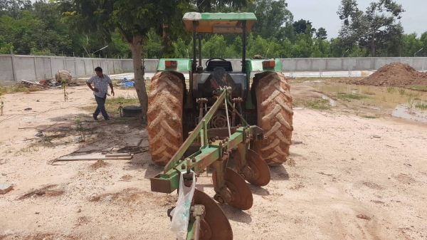 ขาย รถไถ JOHN DEERE 5310 MFWD 2 เพลา คานหน้า CARRARO สภาพสวยพร้อมใช้งาน อุปกรณ์มีใบดันหน้า และผาน 3