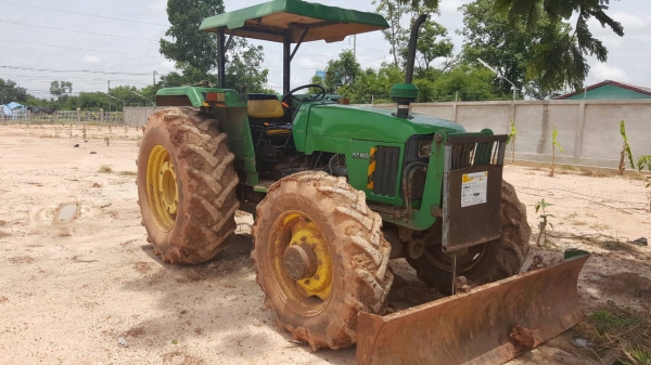 ขาย รถไถ JOHN DEERE 5310 MFWD 2 เพลา คานหน้า CARRARO สภาพสวยพร้อมใช้งาน อุปกรณ์มีใบดันหน้า และผาน 3