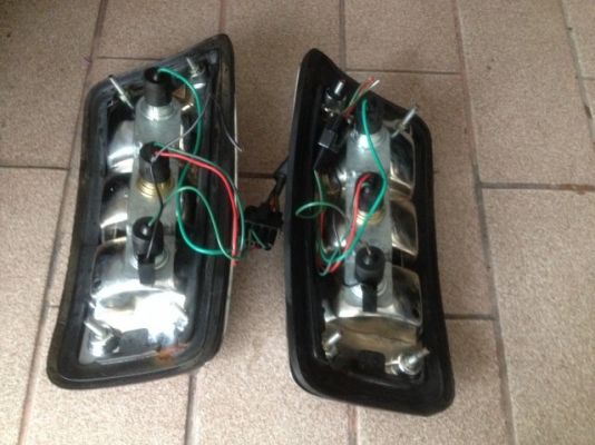 ไฟท้าย ออสตินมินิ เก่าญีปุ่นเเท้สภาพสวยคู่ละ