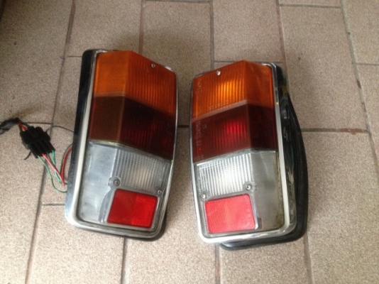 ไฟท้าย ออสตินมินิ เก่าญีปุ่นเเท้สภาพสวยคู่ละ