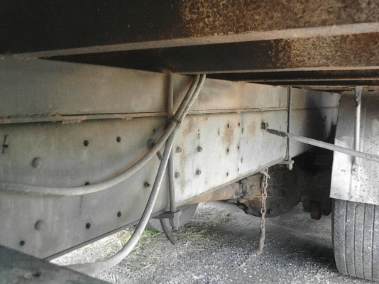 รถอีซูซุ 10  ล้อ ตู้เย็น FVM 195 แรงม้า.     สนใจติดต่อ  081 - 6079515