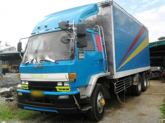รถอีซูซุ 10  ล้อ ตู้เย็น FVM 195 แรงม้า.     สนใจติดต่อ  081 - 6079515