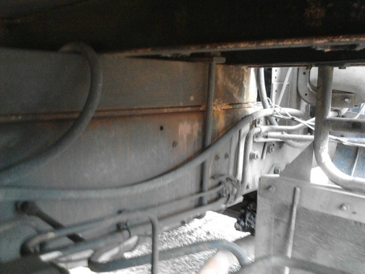 รถอีซูซุ 10  ล้อ ตู้เย็น FVM 195 แรงม้า.     สนใจติดต่อ  081 - 6079515