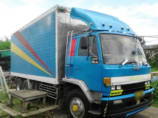 รถอีซูซุ 10  ล้อ ตู้เย็น FVM 195 แรงม้า.     สนใจติดต่อ  081 - 6079515