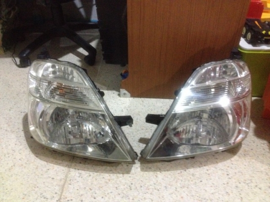 ไฟหน้า HONDA STREAM เป็นซีน่อนเเท้โรงงานเก่าญี่ปุ่นเเท้สภาพสวยคู่ละ