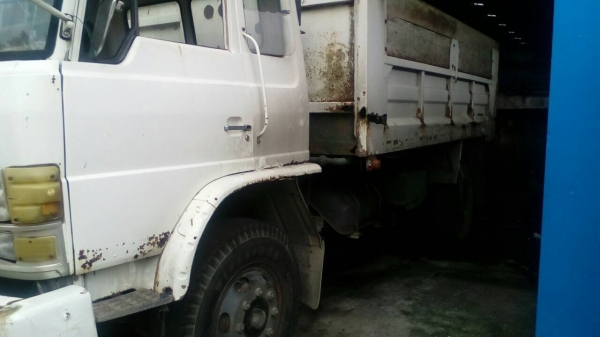 รถฮีโน่ 6 ล้อดั้ม FF 168 แรงม้า. ปี 33.    สนใจติดต่อ  081 - 6079515